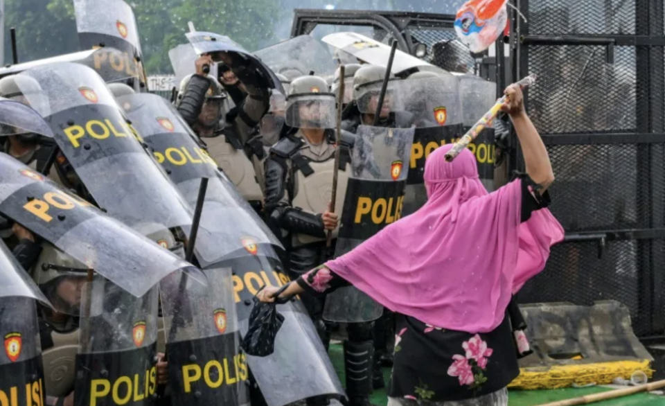 Indonesia ge muzaaharaathakugai 3 meehun maruvehjje