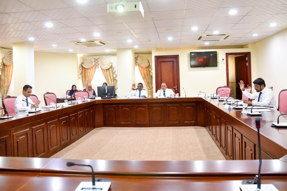 Rayyithun ge hiyaalu hoadhan vote negumuge bill ge committee bahdhaluvun sirrau