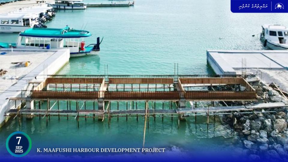 Maafushi bandharu: concrete bridge ge 45 percent nimijje