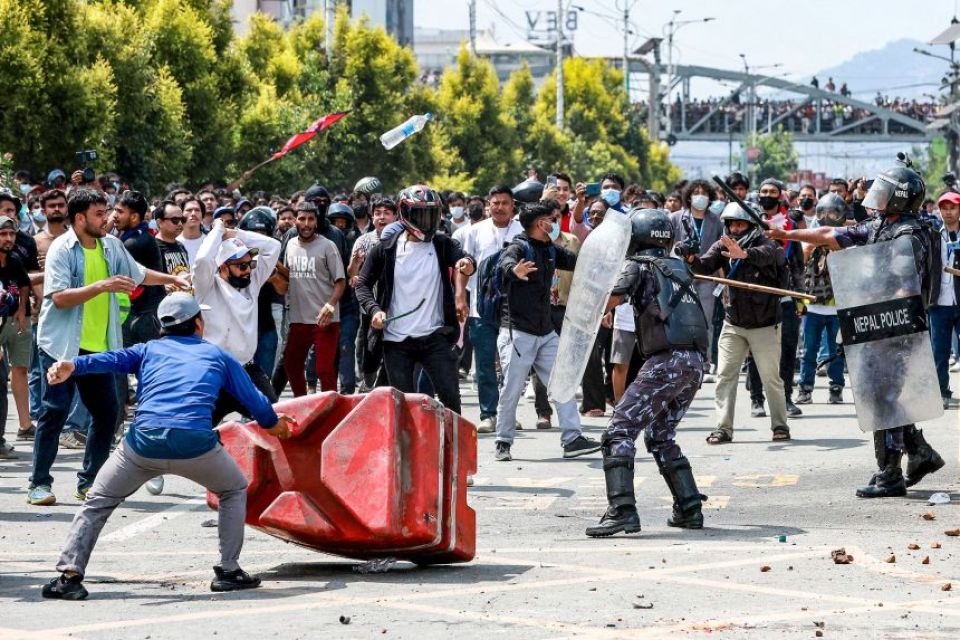 Nepal ge GenZ muzaaharaa gai 19 meehun maruvehjje