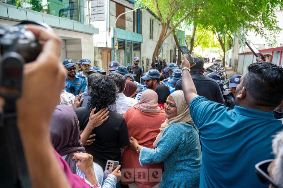 Noosveringe muzaaharaa gai fuluhun amalu kuree usoolaa ehggothah