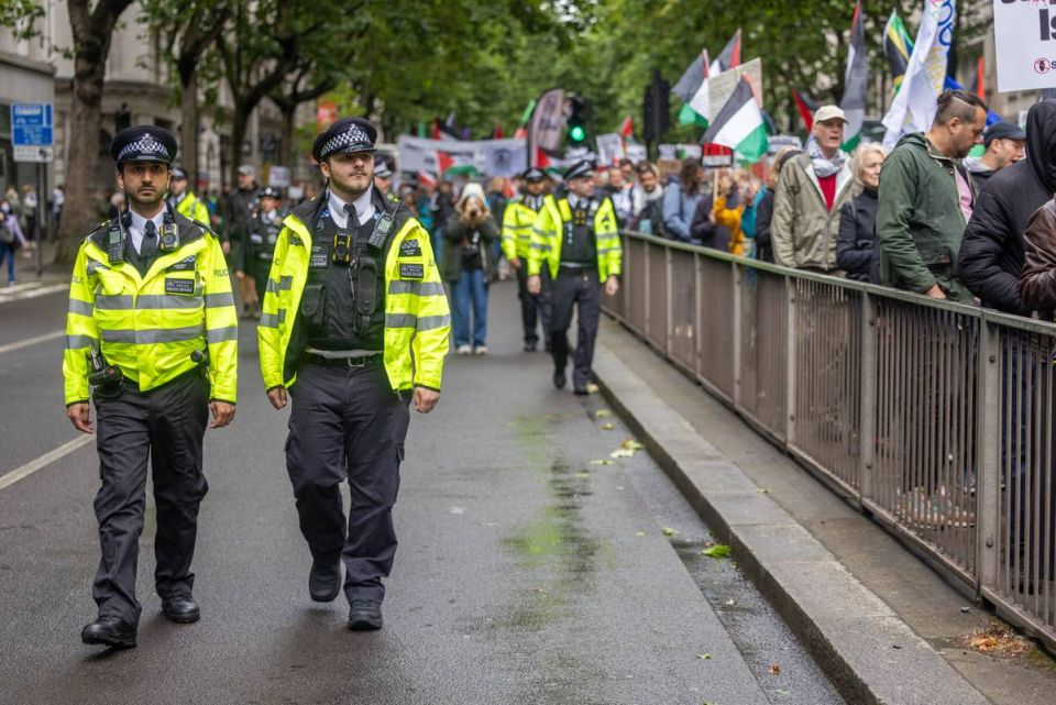 Russia ah spy kohdhin 3 meehaku London gai hayyaru kohffi