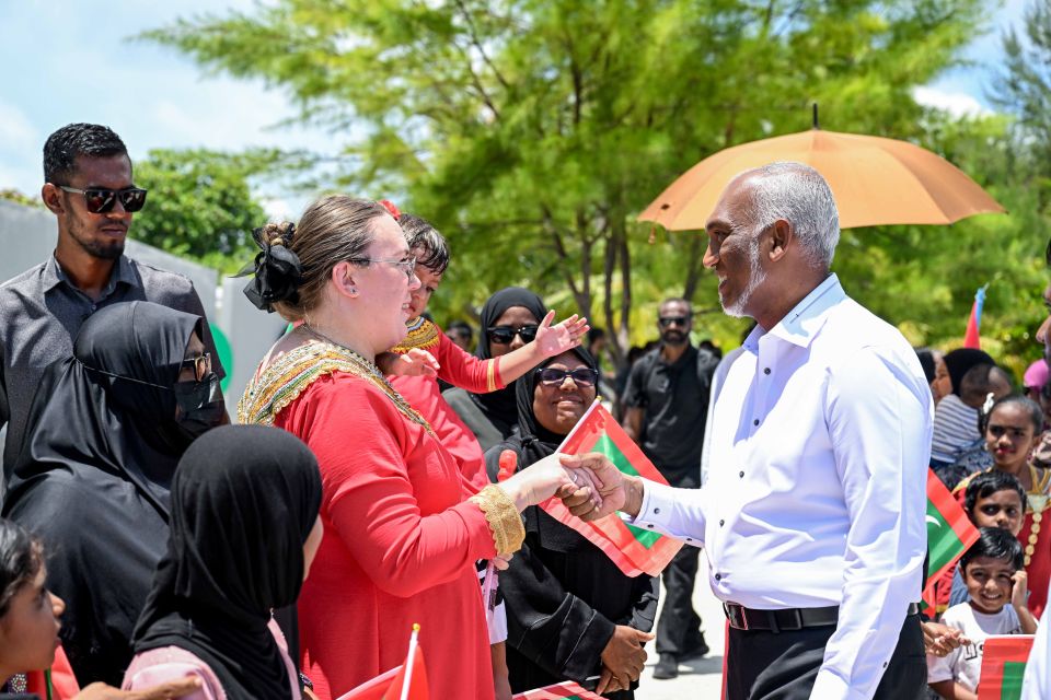 Kinbidhoo gai thauleemaai kulhivaruge mashroouthah 2 mas dhuvahge thereygai fesheyne: Raees