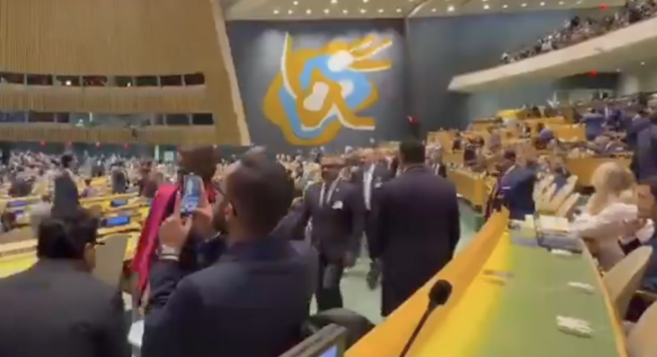 Netanyahu vaahaka dhakkan feshuma eku Raajje in assembly in nukumejje