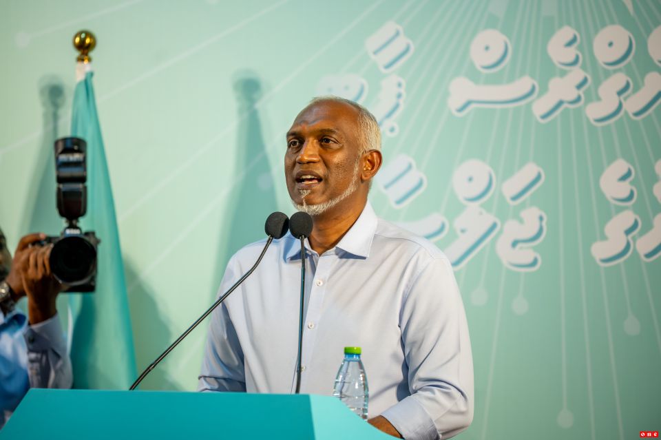 Rayyithun beynuvanee hurihaa neydhevey amaluthakeh nahthaalai, maanahuri tharaggee: Raees 
