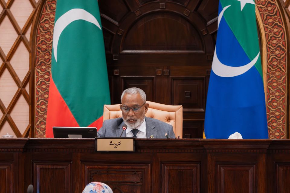 Ehdhuvahu kamudhaa leader aku aneh dhuvahu kamunugosdhaane: Adhurey
