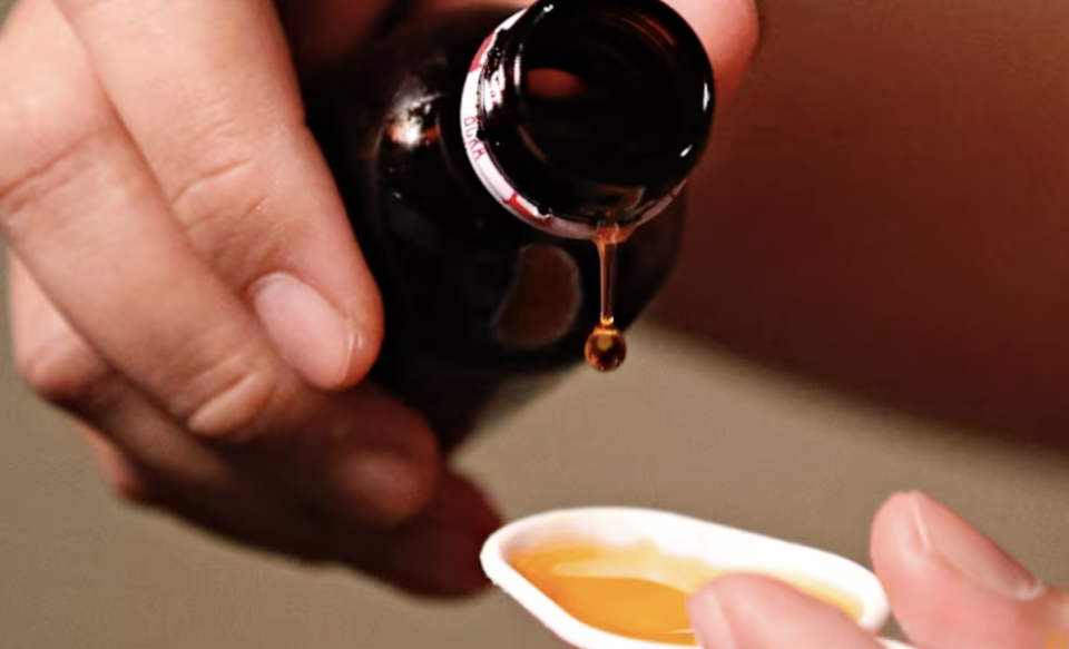 India gai 2 brand ehgge cough syrup beynun nukuran angaifi