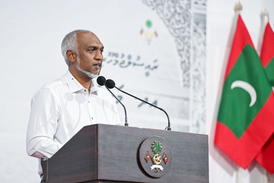 Anna dhiraasee aharu dharivarun nukunnaanee AC classroom thakah: Raees 