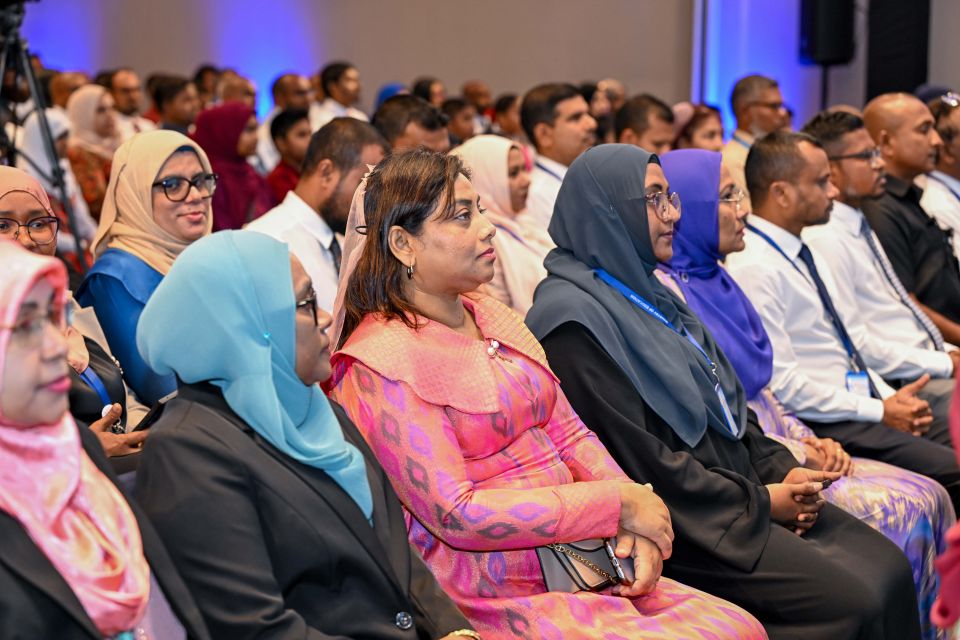 AI beynun kohgen maahdhaathah kiyavaidheyn teacher inn thamreenu kuranee 