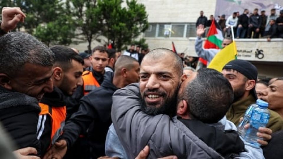 Israel in Palestine ge 2,000 gaidheen minivan kohffi