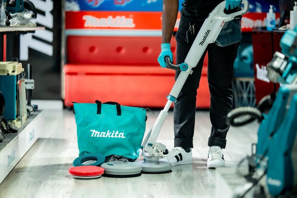 Makita Codeless Polisher Scrubber; Konme thaneh saafu kollanves ehaa ekasheyne 