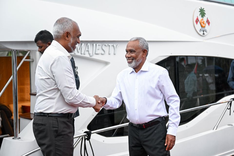 Fithuna ufadhdhaigen baibaeh nukureveyne mithibee Raees aaeku: Adhurey 