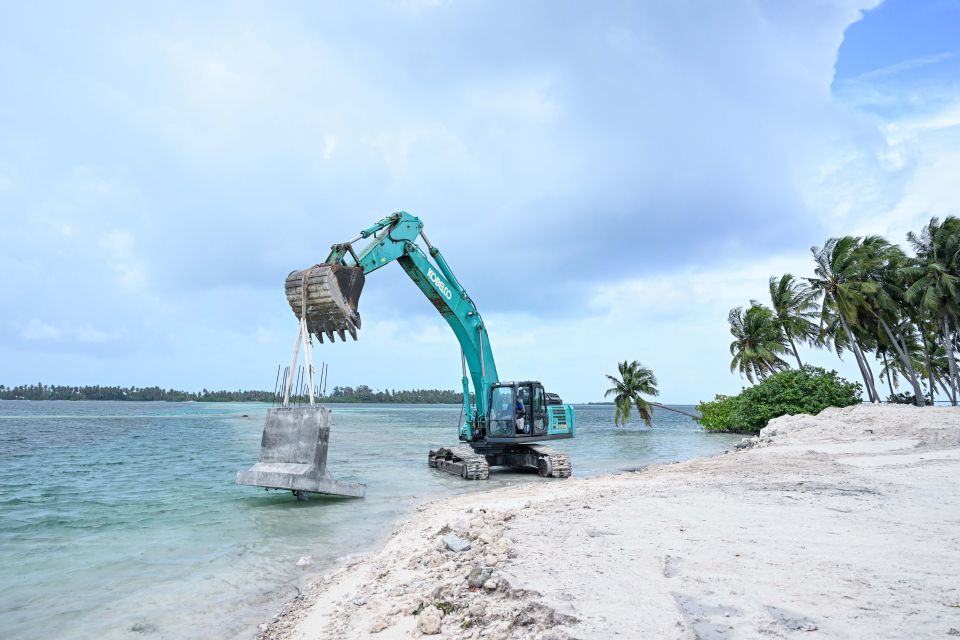 Kalaidhoo - Dhanbidhoo causeway ge masahkaiy fashaifi 