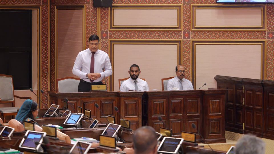 Alun design koh helicopter khidhumaiy dheyn hulhuvaalanee