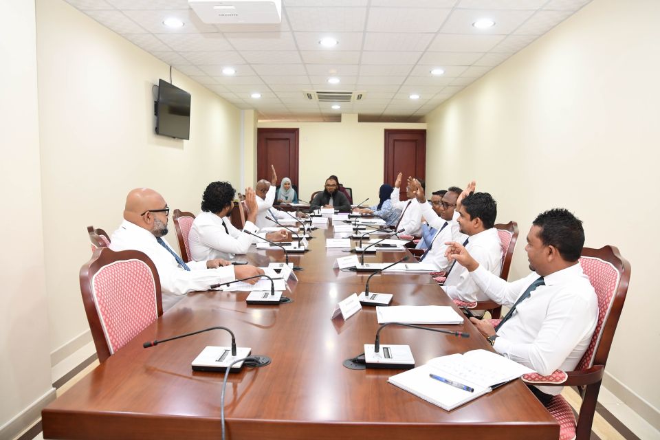 Falah aai Shamheedhaa dhemedhu hingi hama nujehumugai mic ah libunu gellun 3000 rufiyaa ah