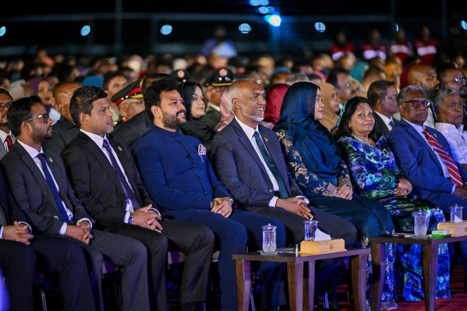 Amaazakee kuda dhuvaskolhehge thereygai baaru dhuveleegai vaudhuthah fuhdhun: Raees 