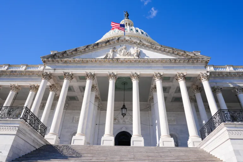 US senators advance bill to end record government shutdown