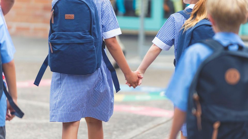 Kudakudhin kulhey velin nurahkkaave Australia ge 69 school eh bandhu