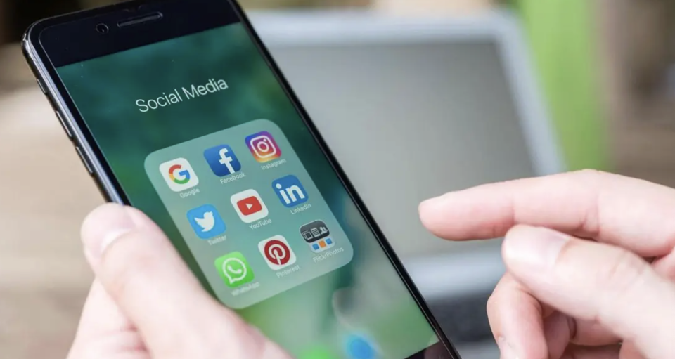 Malaysia gai 16 aharun dhashuge kudhinnah social media manaa kuranee