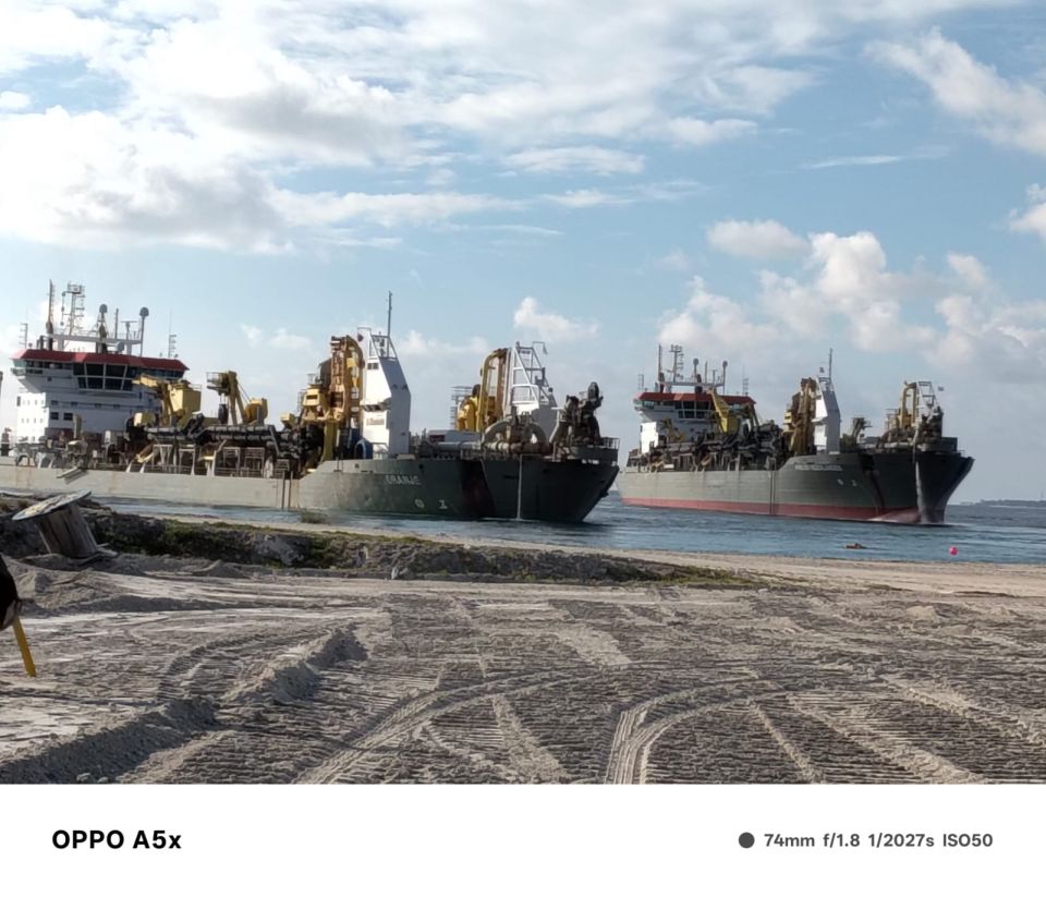 Dhe Dredger beynun kohgen Hulhumale Phase 3 hihkan fashaifi