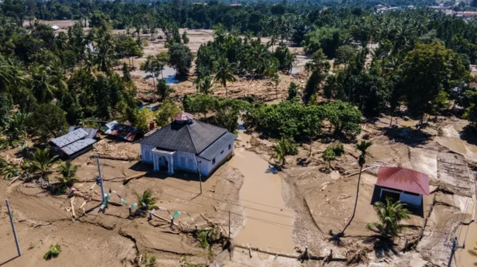 Indonesia ah eri thoofaanugai maruvi meehunge adhadhu 600 ah