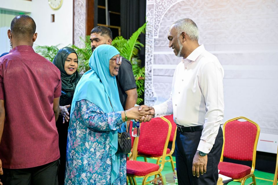 Raees, maadhamaa rey Henveiru rayyithunnaa bahdhalu kuravvanee