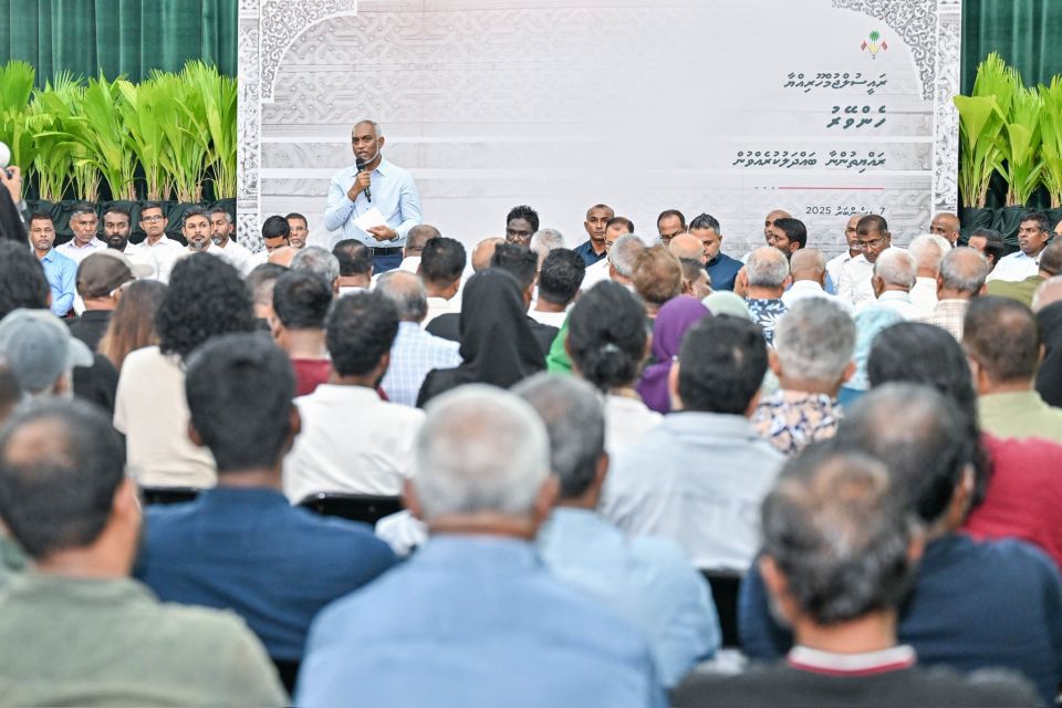 Raees, Galolhuge rayyithunnaa bahdhalu kurevvun anna angaara dhuvahuge rey 