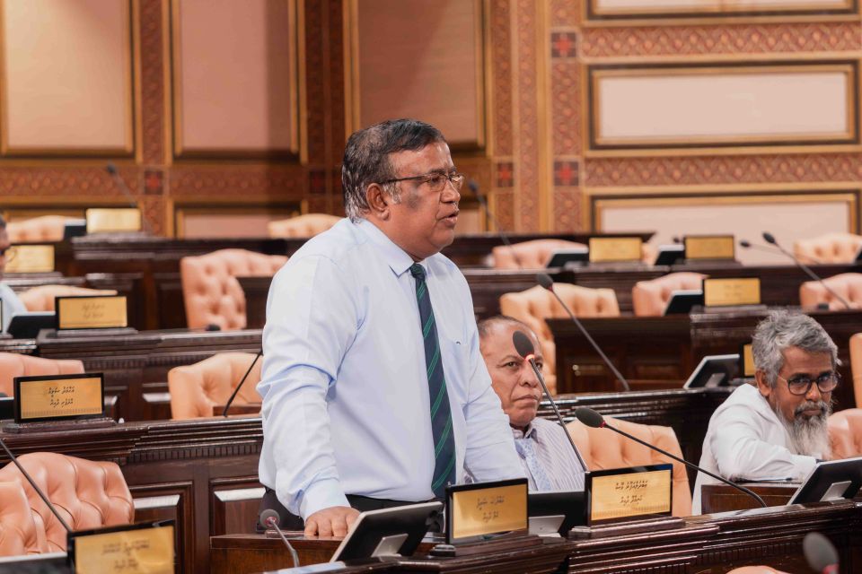 Vaki meehakah vaki gotheh hadhan nufoozakah thabaeh nuvaanan: Gapo 