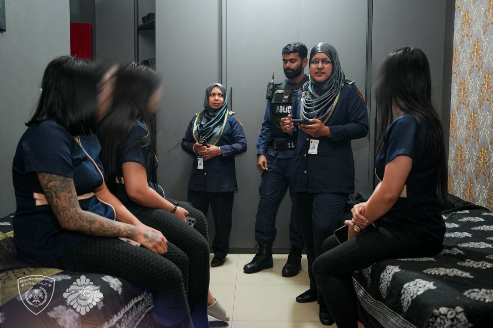 96 massage parlour eh bandhukoffi 