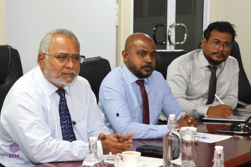 Ehen dheen thah raajjeygai onnan feneythoa belumuge suvaaleh himanaafa eh nuvaane: HRCM 