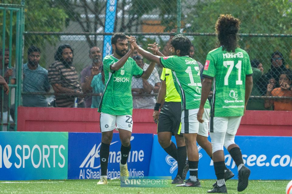 Naivaadhoo aai Nellaidhoo ge ithurun Nolhivaranfaraai Hanimaadhoo ves feshun rangalhu 