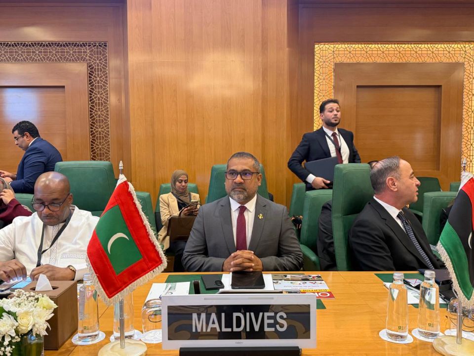 Bainal aguvaamee gaanoonee nizaam balikashi vumakee oiy bodu nurakkaleh: Khaleel