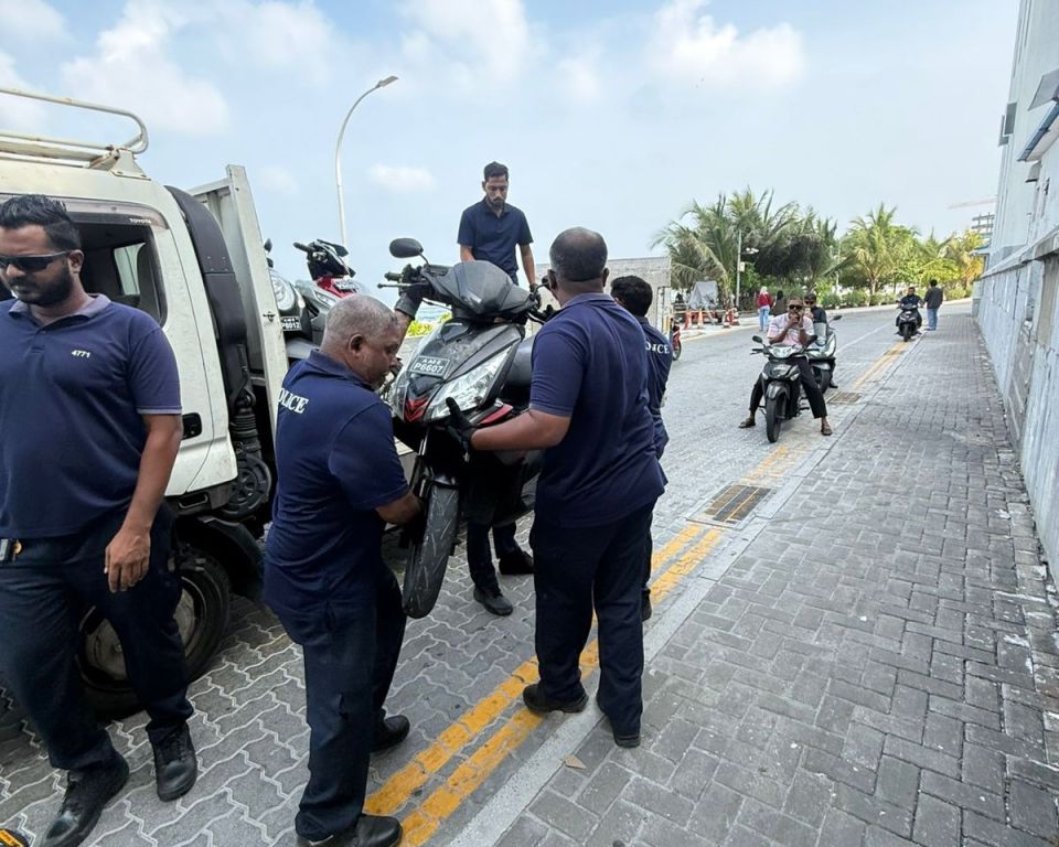 Gehllunu faisaage therein dhe dhuvahundhe lahkka hoadhaifi