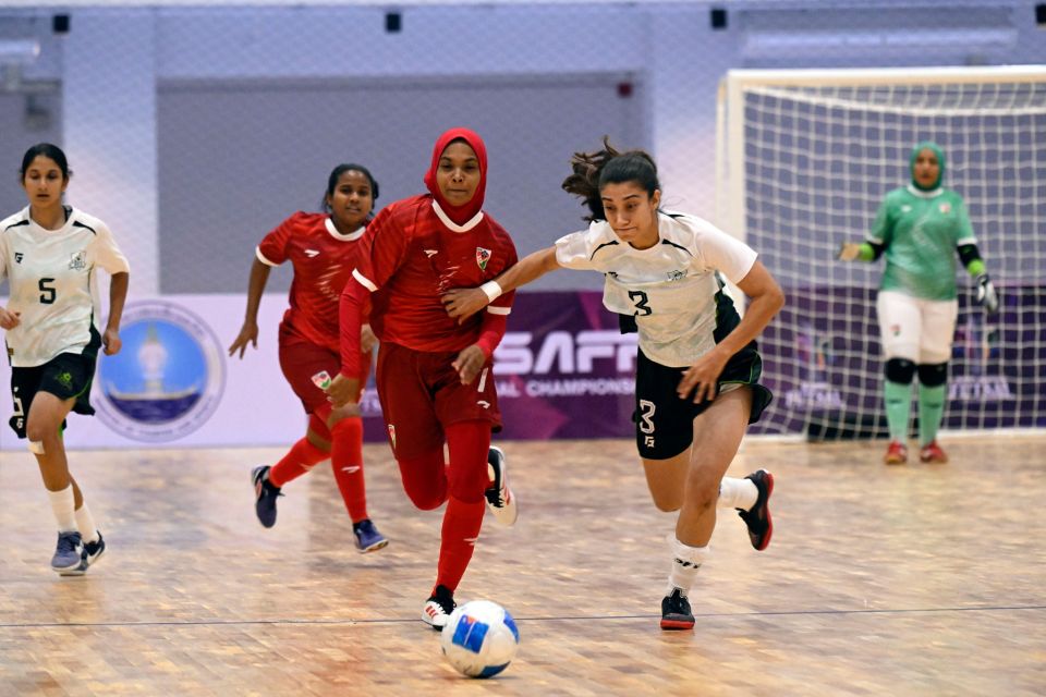 Pakistan kairin balivi namaves, Raajjeyn kurierun thakeh 