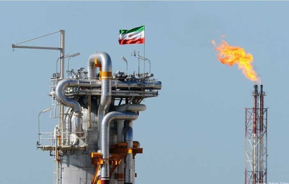 Hulhangun beynunvegen ulhenee democracy tha noonee Iran ge theluge control tha?