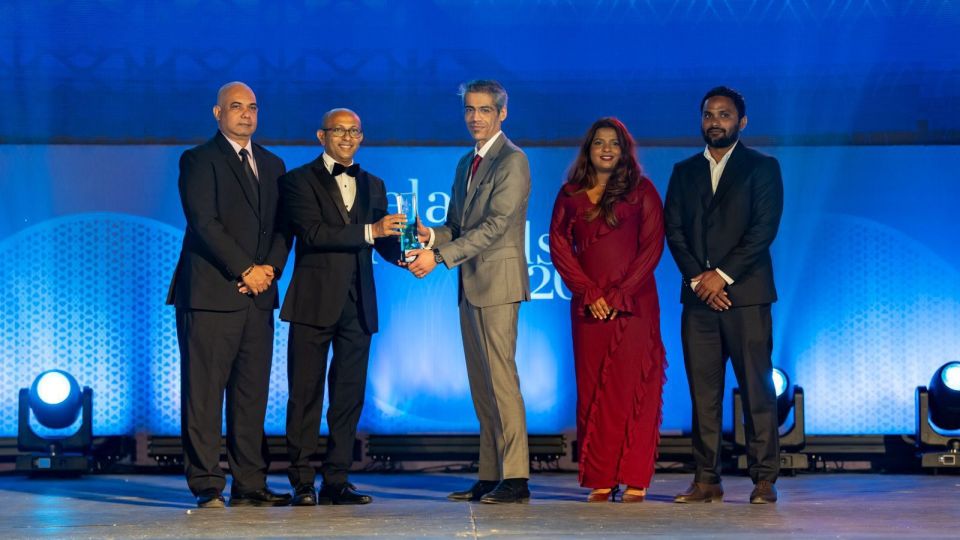 Velana Awards ge namugai furathama faharah award eh dheefi 