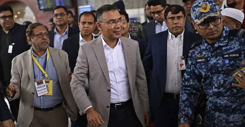 Bangladesh ge Aa boduvazeeru huvaa kurahvaa rasmiyaathah Raees ah dhuvathu aruvaifi 