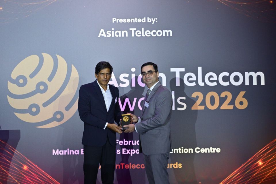 Raajjeyge broadband telecom kunfuneege award Dhiraagu ah 