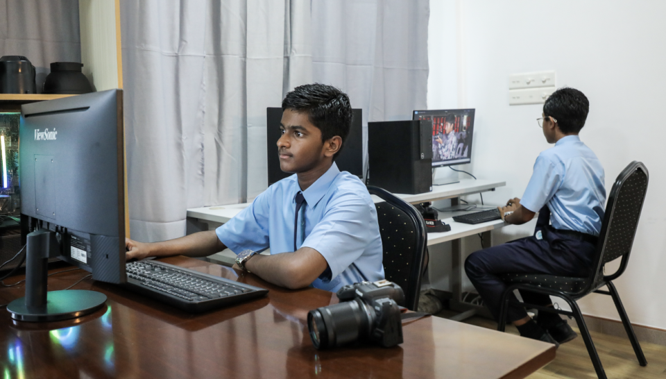 BML ge eheegai dhaalu atholhu thauleemee marukazugai multimedia studio eh gaaimkohffi 