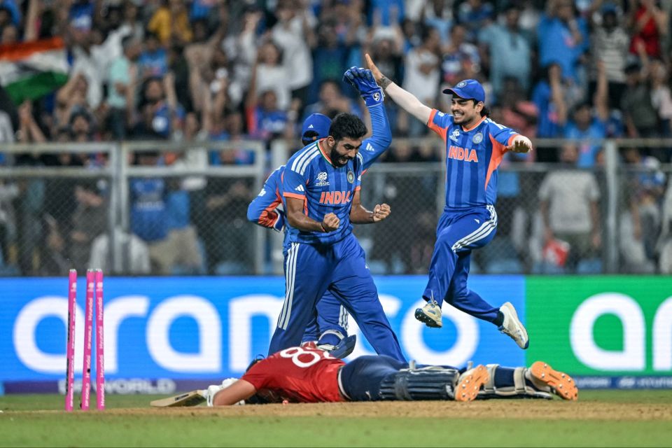 Foarigadha semi gai England katuvaalai, India final ah 