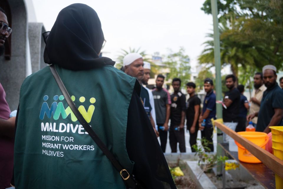 60 Rufiya in genesdhevey bodu badhalu: Bidheysee masaikai therinnah roadha veehllun foarukohddhinun  