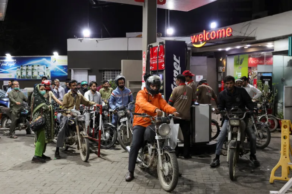 Pakistan orders austerity measures as Iran war triggers oil crisis