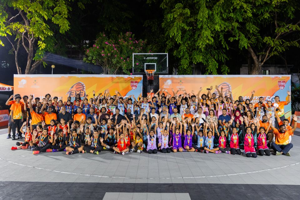 Dhiraagu 3X3 Challenge: Enme bodu 3X3 mubaaraaiy kaamiyaabu kamaaeku ninmaalaifi 