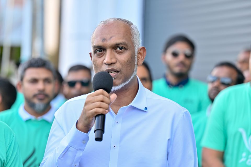 Party tha minivan kamaaeku eba massakai kurey, hamajehun genesdheefin