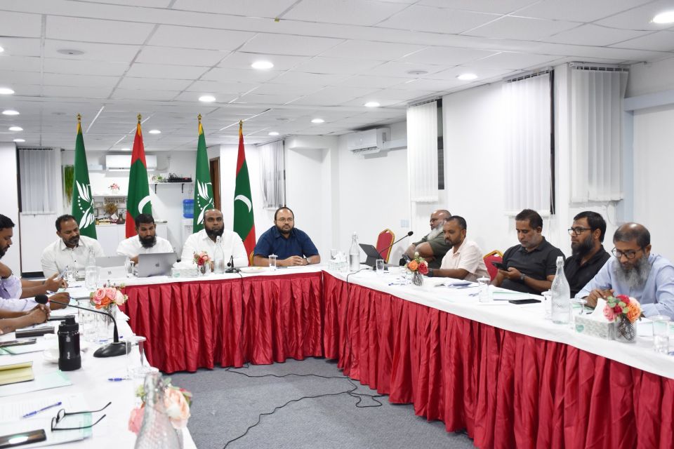 2 inthihaabu eh dhuvahehgai beyvvumah Adhaalath inn ves thaaeedhu 