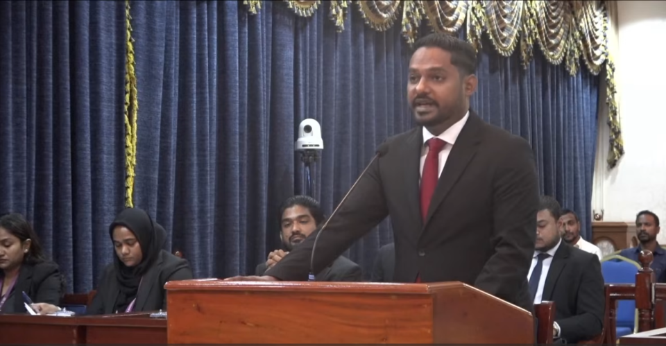 Referendum huttuvaa massalaige hukum ivvun maadhamaa 