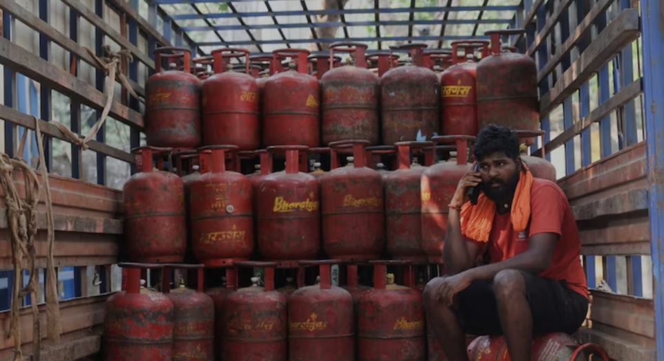 Kakkaa gas ah nujeheyne: India
