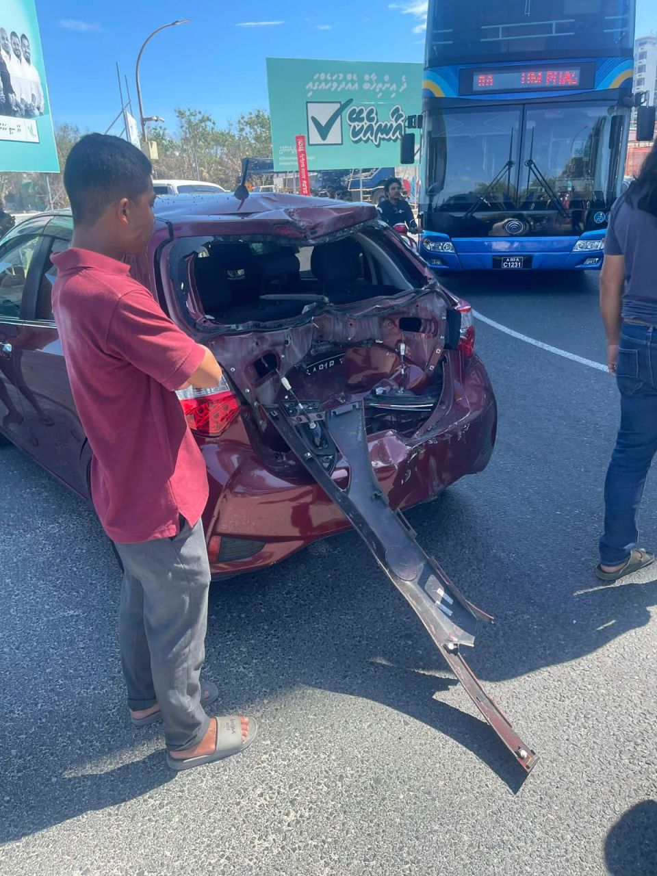 Male' gai nurahkaatheri accident eh, 2 meehehge haalu serious 