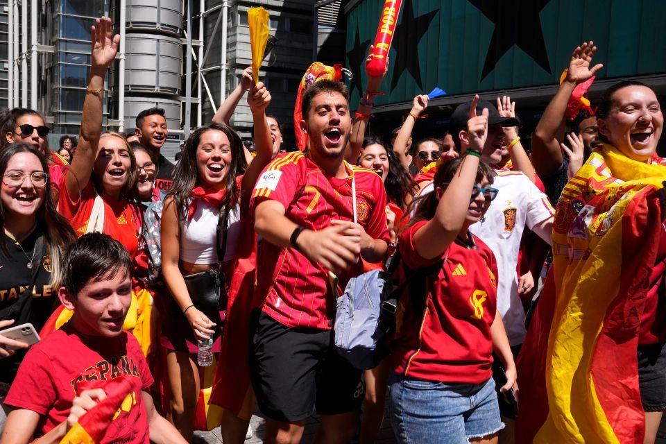 Spain supporter in Islam dheenah furassaara kuri massala balanee 