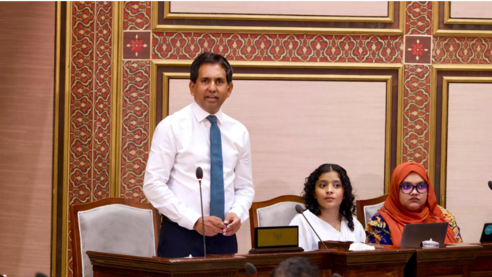 Dhivehi kudhi viyafaarithakah china ge komme thanakun furusathu onnaane: Saeedh